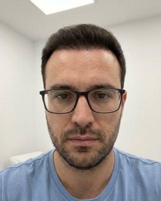 12 meses después